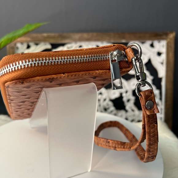 Wristlet - Picture 6 of 16